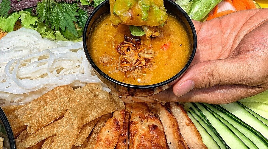 Địa điểm 10 quán Nem Nướng Quận 1 ngon có tiếng Sài Gòn Hồ Chí Minh (2)