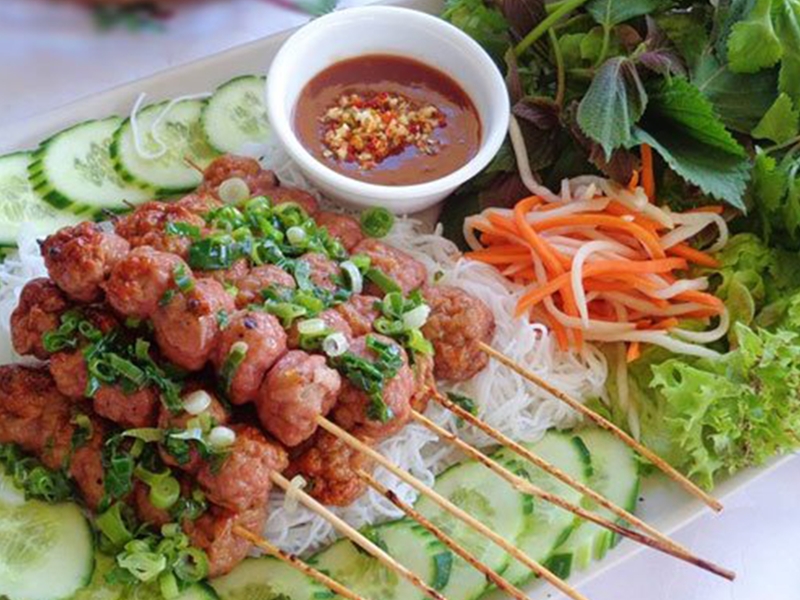 Điểm danh 10 quán Nem Nướng Quận 11 ngon khó cưỡng Sài Gòn Hồ Chí Minh (3)